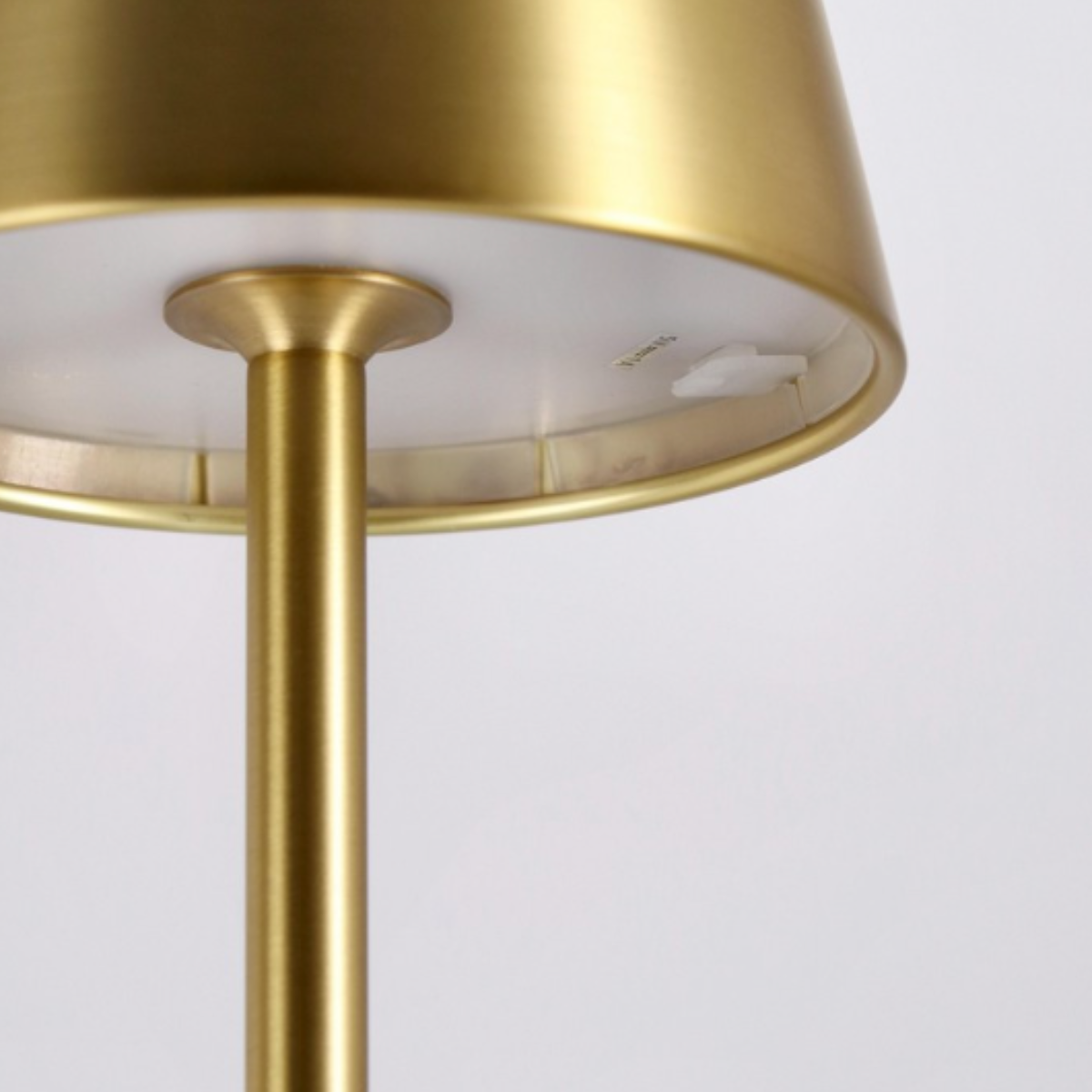 BT ANETTE Gold modern Indoor table lamp